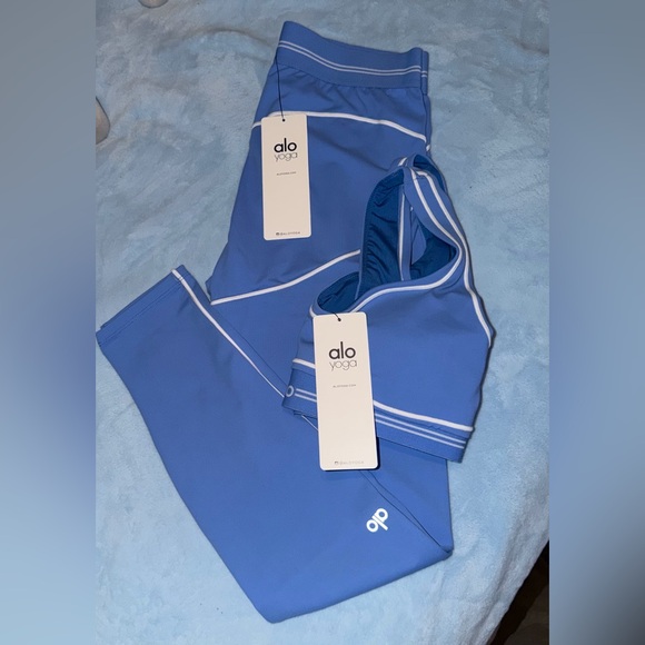 ALO Yoga Heartthrob Sky Blue Activewear Set - Picture 2 of 6